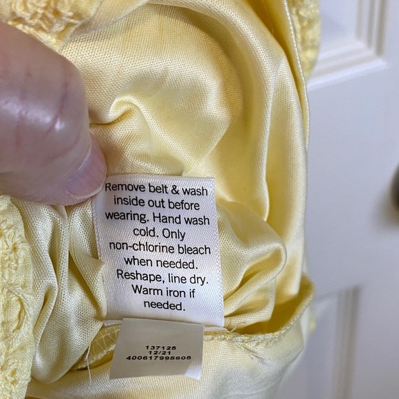 Women’s Small Lauren Conrad pastel Yellow Eyelet Wrap Dress - Picture 5 of 6